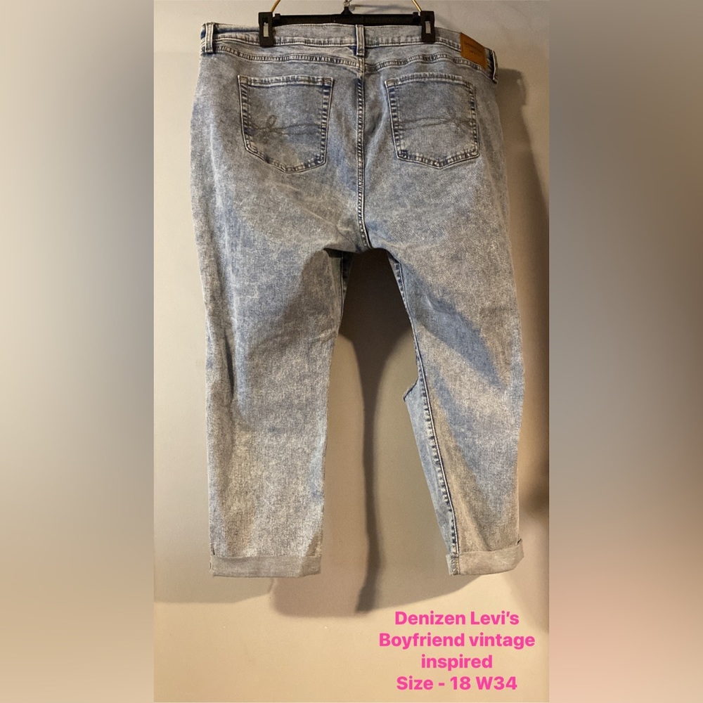 Denizen Levi’s
Boyfriend vintage inspired 
Size - 18 W34
